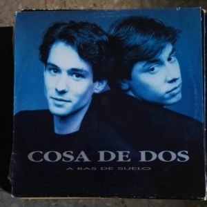 Disco Vinilo Cosa de dos A ras de Suelo. Producto Segunda Mano