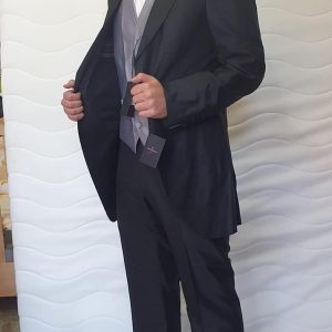 Oferta Traje Ceremonia Boda FUENTECAPALA HKB240 TFD140VS. Talla 50.